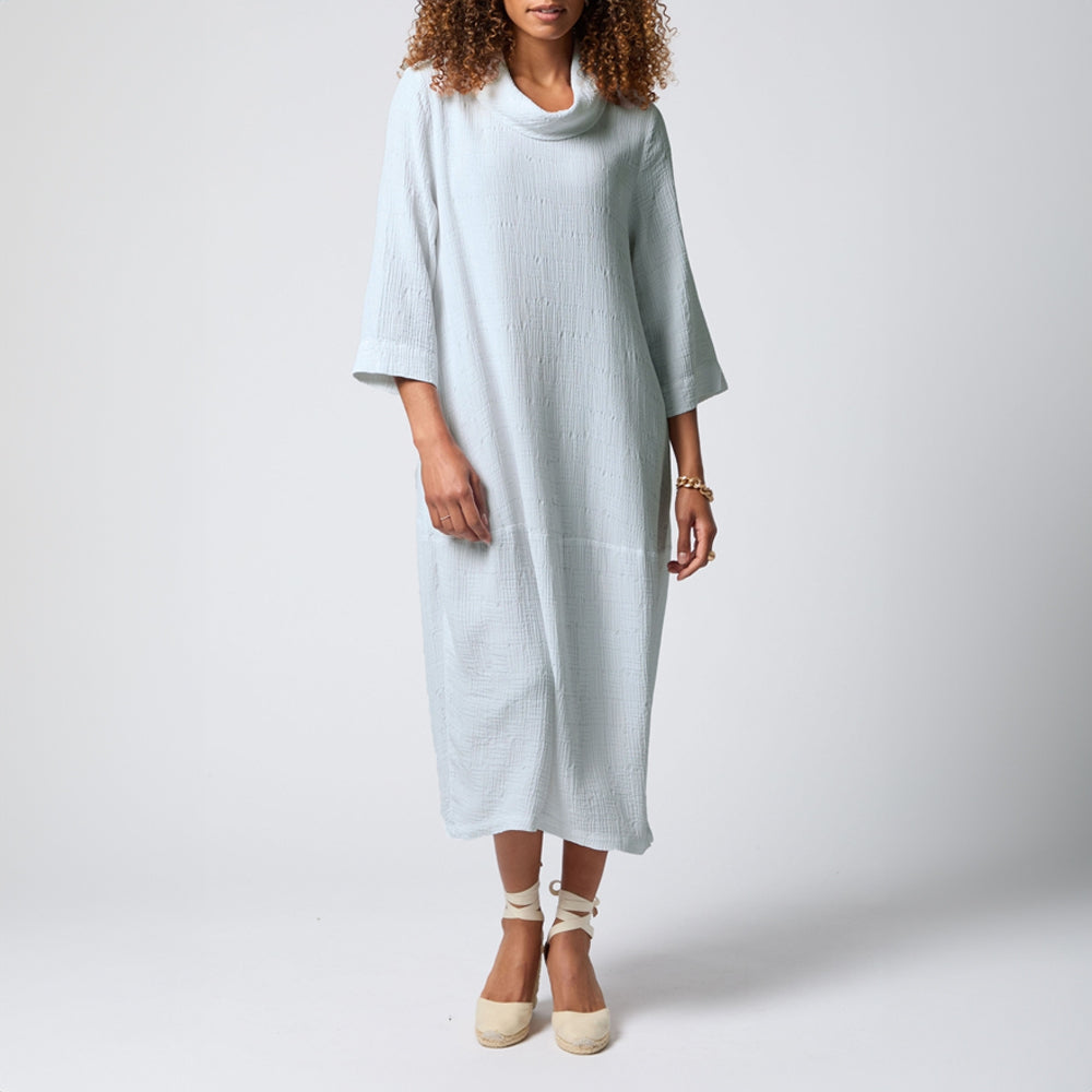 新品 WRYHT QUILTED SAHARA DRESS The quilted floral motif, a pillar